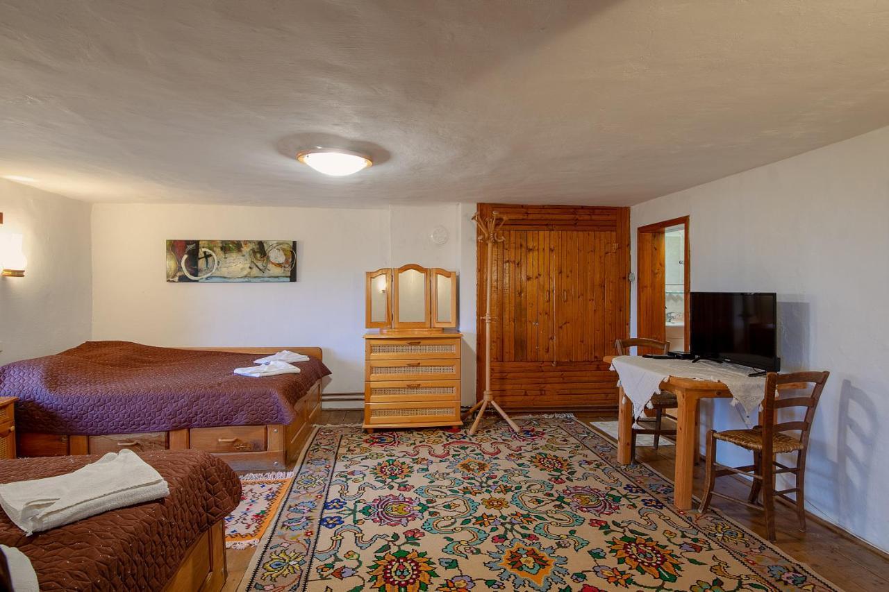 Guest House Zarkova Kushta Жеравна Екстер'єр фото