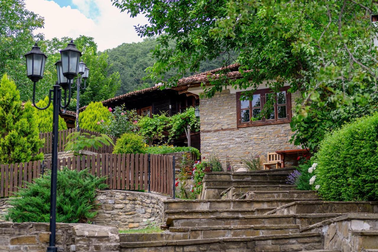 Guest House Zarkova Kushta Жеравна Екстер'єр фото