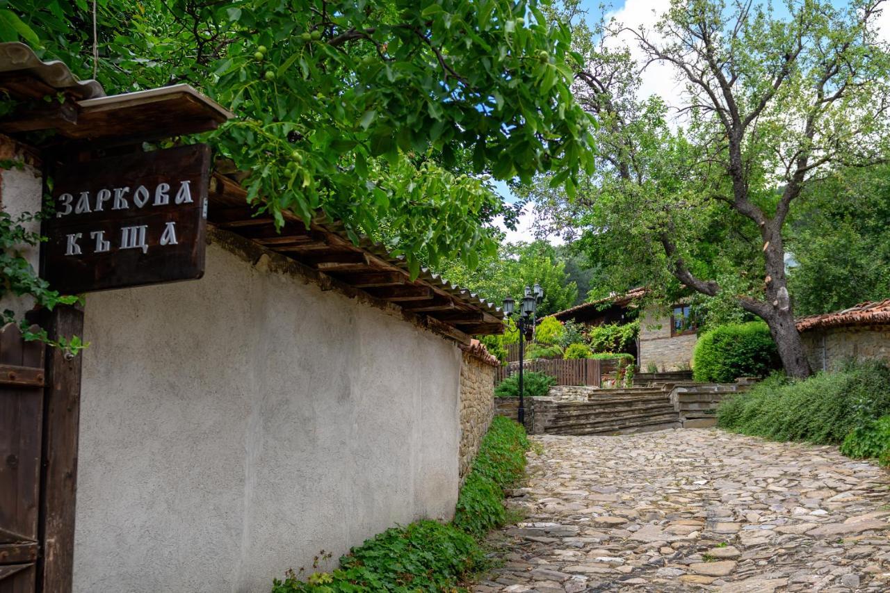 Guest House Zarkova Kushta Жеравна Екстер'єр фото